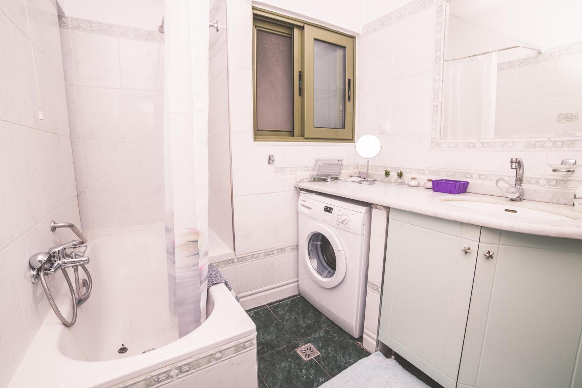 Lazarus 2Bd Apartment In The Center باترا المظهر الخارجي الصورة